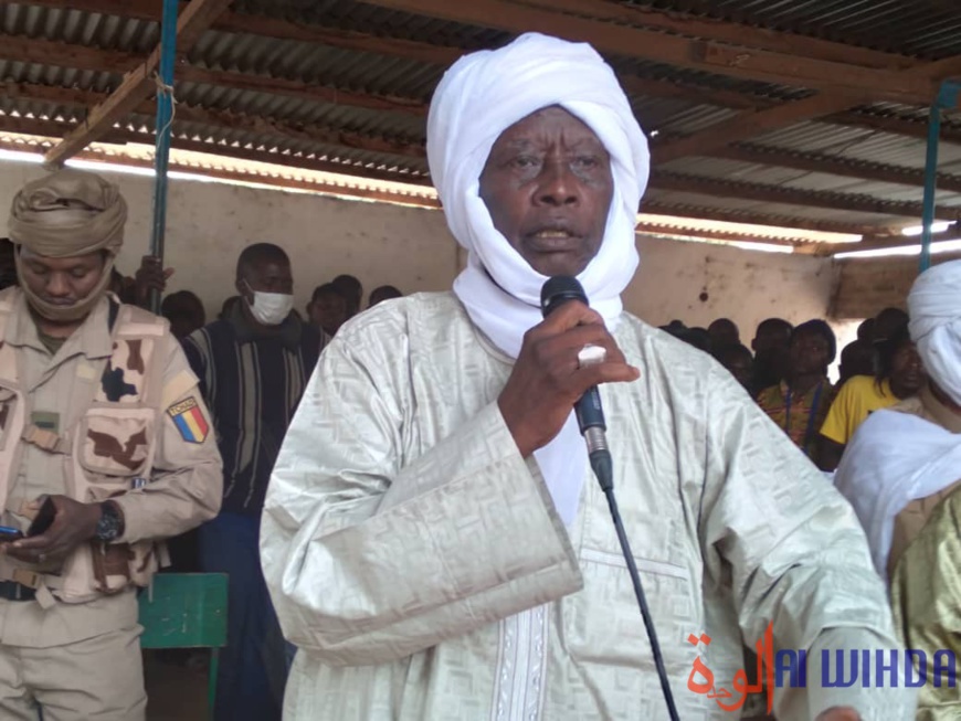 Tchad : "Ce sont vos multiples grèves et manifestations qui vous retardent" (Général Mahamat Saleh Brahim)