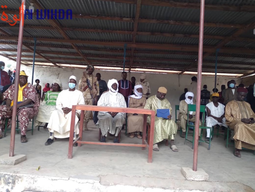 Tchad : un émissaire du président rencontre les jeunes et étudiants à Doba Tchad : un émissaire du président rencontre les jeunes et étudiants à Doba