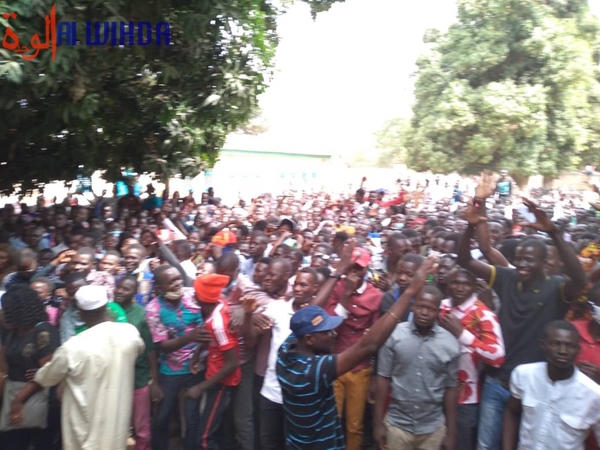 Tchad : un émissaire du président rencontre les jeunes et étudiants à Doba Tchad : un émissaire du président rencontre les jeunes et étudiants à Doba
