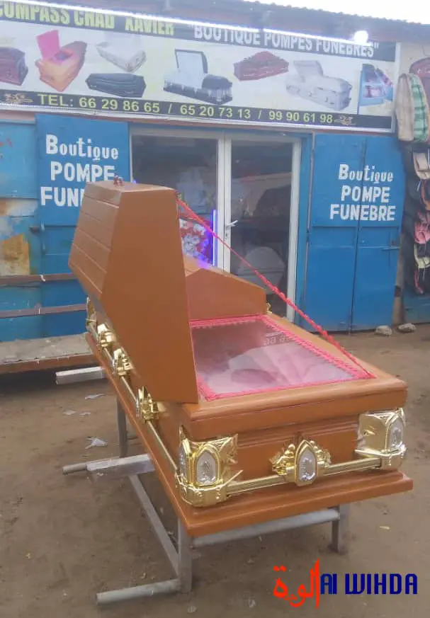 Tchad : diplômé au chômage, Xavier est devenu vendeur de cercueils