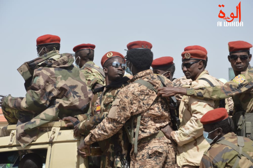 Tchad : près de 2000 militaires promus à des grades supérieurs Tchad : près de 2000 militaires promus à des grades supérieurs