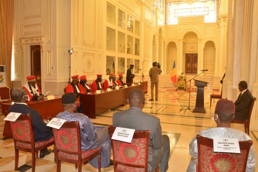 Tchad : les nouveaux ministres ont prêté serment Tchad : les nouveaux ministres ont prêté serment