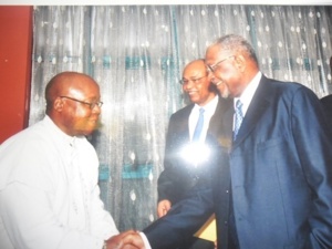 Le médiateur de la République, Abderahmane Moussa et le conseiller Ahmat Yacoub Dabio.