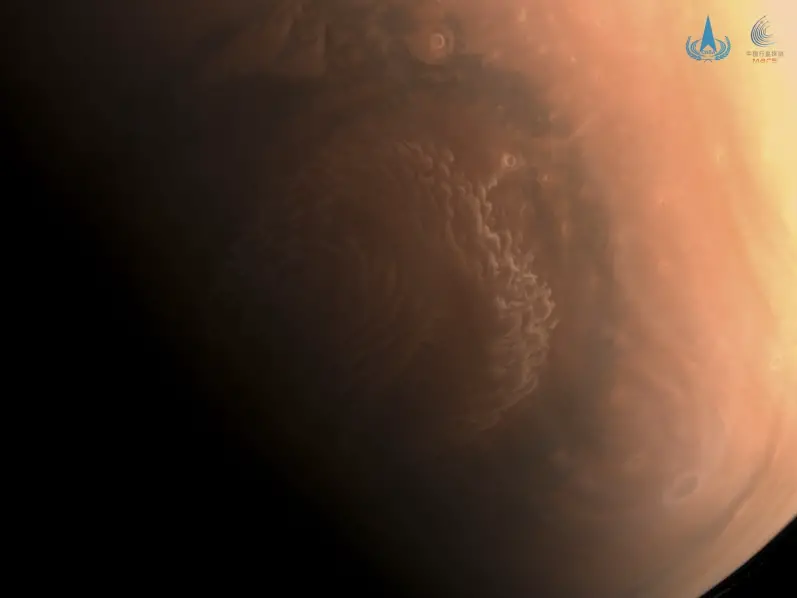 A high-resolution image of Mars captured by Tianwen-1 probe. The color image is of the Mars’ North Pole region taken by the medium-resolution camera. (CNSA)