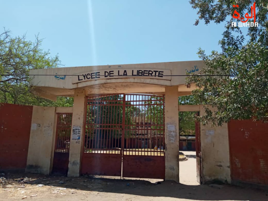 Grève au Tchad : des élèves expriment leur colère à N'Djamena Grève au Tchad : des élèves expriment leur colère à N'Djamena