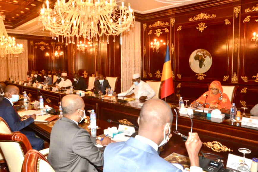 Tchad : le président exige le bon fonctionnement des services en période électorale Tchad : le président exige le bon fonctionnement des services en période électorale