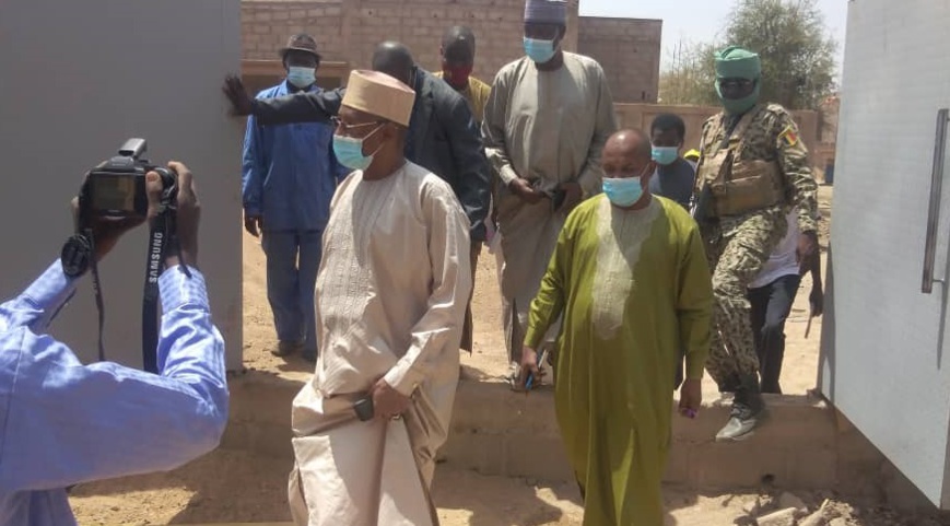 Tchad : Visite d'inspection des chantiers par le gouverneur de la province du Guera Tchad : Visite d'inspection des chantiers par le gouverneur de la province du Guera