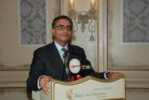 Le président et directeur-général de la Société pour l'attribution des noms de domaine et des numéros sur Internet (ICANN), Fadi Chehadé Le président et directeur-général de la Société pour l'attribution des noms de domaine et des numéros sur Internet (ICANN), Fadi Chehadé