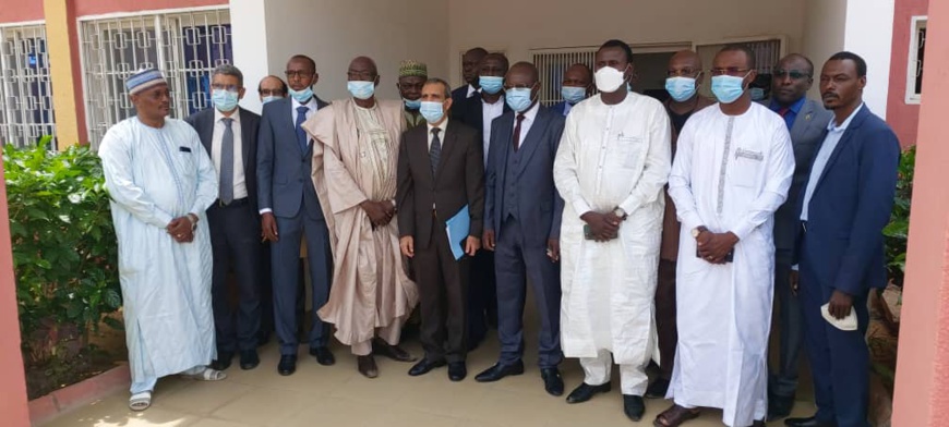 Tchad : l’ambassade du Maroc honore deux inspecteurs des douanes formés à Benslimane Tchad : l’ambassade du Maroc honore deux inspecteurs des douanes formés à Benslimane