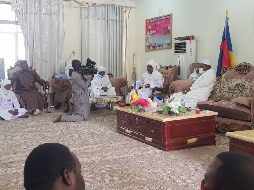 Tchad : arrivée à Abéché de la délégation du MPS chargée des nomades pour la campagne Tchad : arrivée à Abéché de la délégation du MPS chargée des nomades pour la campagne