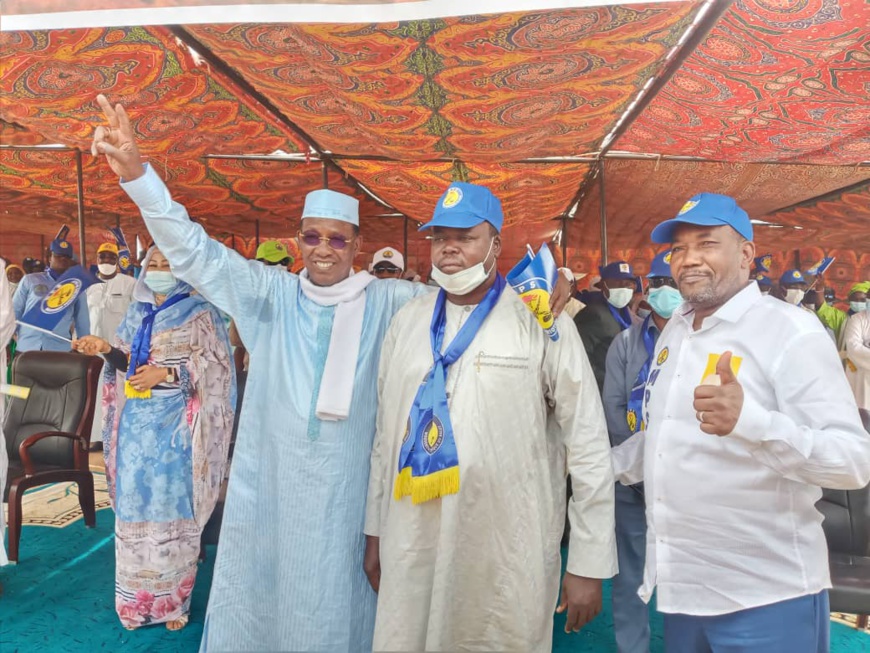 Tchad : réconciliation entre Idriss Deby et l'ex-général Ahmat Koussou Tchad : réconciliation entre Idriss Deby et l'ex-général Ahmat Koussou