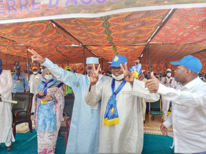 Tchad : réconciliation entre Idriss Deby et l'ex-général Ahmat Koussou Tchad : réconciliation entre Idriss Deby et l'ex-général Ahmat Koussou