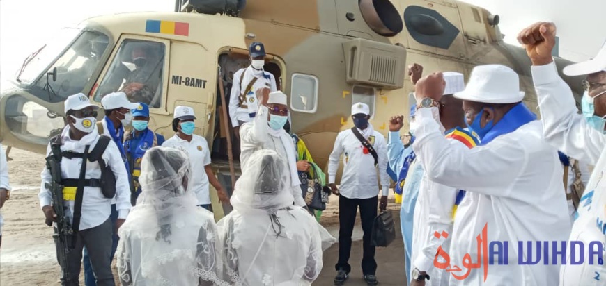 Tchad : arrivée du candidat Idriss Deby à Massakory Tchad : arrivée du candidat Idriss Deby à Massakory