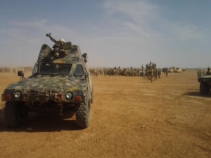 Un véhicule de l'armée tchadienne au Mali, en premier plan. Credits photos : Abdelnasser Gorboa