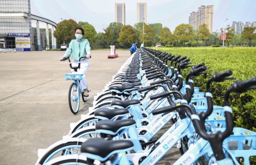 A teacher of the Huaiyin Institute of Technology in Huai’an, east China’s Jiangsu province, rides a shared bike in the campus, April 18, 2020. (Photo by Zhao Qirui/People’s Daily Online) A teacher of the Huaiyin Institute of Technology in Huai’an, east China’s Jiangsu province, rides a shared bike in the campus, April 18, 2020. (Photo by Zhao Qirui/People’s Daily Online)