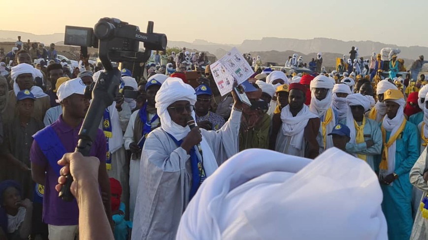 Tchad : Djiddi Allahi galvanise la population de Zouar en faveur du candidat IDI Tchad : Djiddi Allahi galvanise la population de Zouar en faveur du candidat IDI