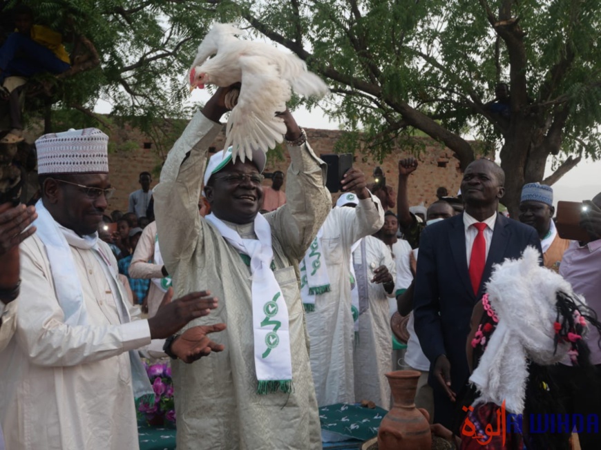 Tchad : liesses populaires au Guéra pour la tournée du candidat Pahimi Padacké Tchad : liesses populaires au Guéra pour la tournée du candidat Pahimi Padacké