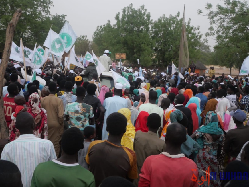 Tchad : liesses populaires au Guéra pour la tournée du candidat Pahimi Padacké Tchad : liesses populaires au Guéra pour la tournée du candidat Pahimi Padacké