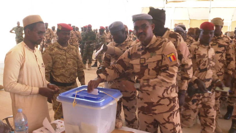 Tchad : les militaires se sont mobilisés à Abéché pour le vote Tchad : les militaires se sont mobilisés à Abéché pour le vote