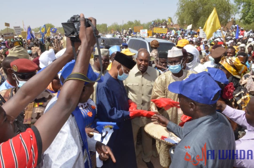 Tchad : pose de la pierre de construction d'un château d'eau à Bitkine Tchad : pose de la pierre de construction d'un château d'eau à Bitkine