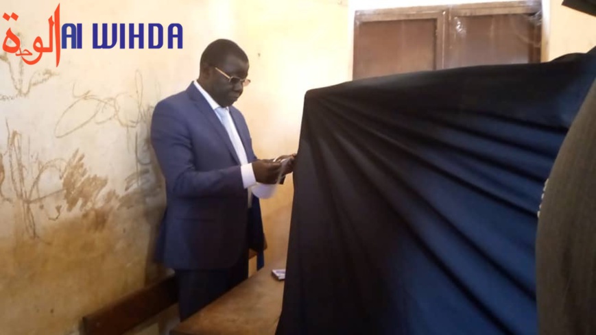 Tchad : le candidat Alladoum Djarma a accompli son devoir civique à Laï Tchad : le candidat Alladoum Djarma a accompli son devoir civique à Laï