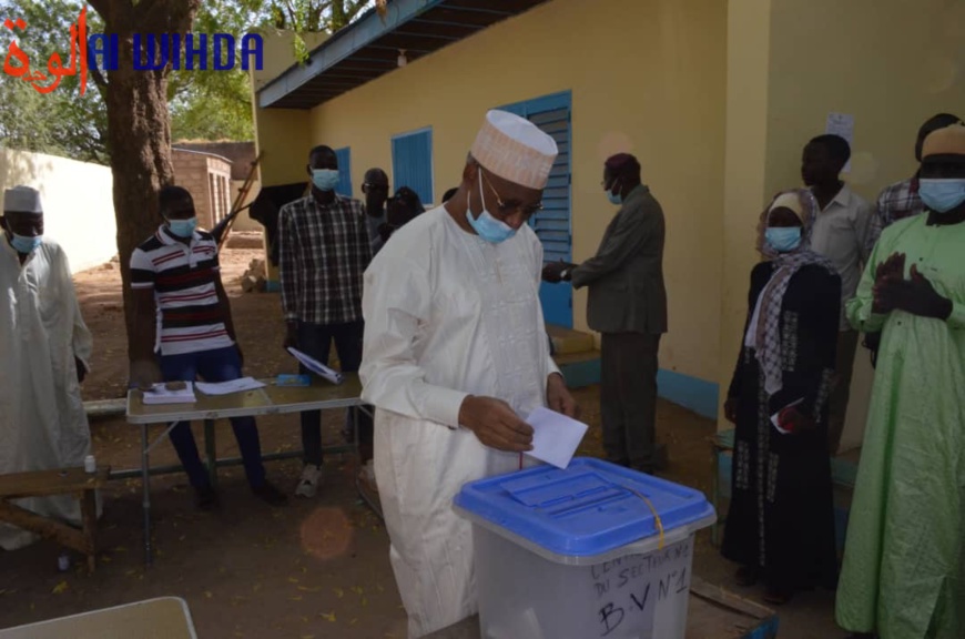 Tchad : le gouverneur du Guera a voté à Mongo ce dimanche Tchad : le gouverneur du Guera a voté à Mongo ce dimanche