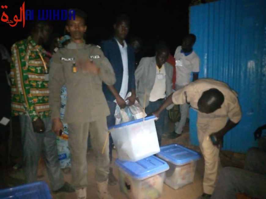Tchad : les urnes confisquées ont été restituées à Laï suite à l'intervention de la police Tchad : les urnes confisquées ont été restituées à Laï suite à l'intervention de la police