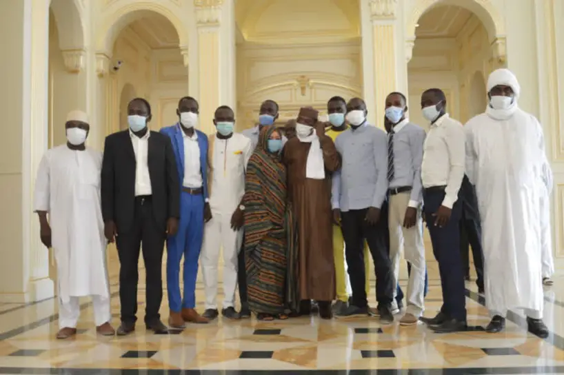 Tchad : le président a reçu l’association des diplômés sans emploi et la Dynamique citoyenne