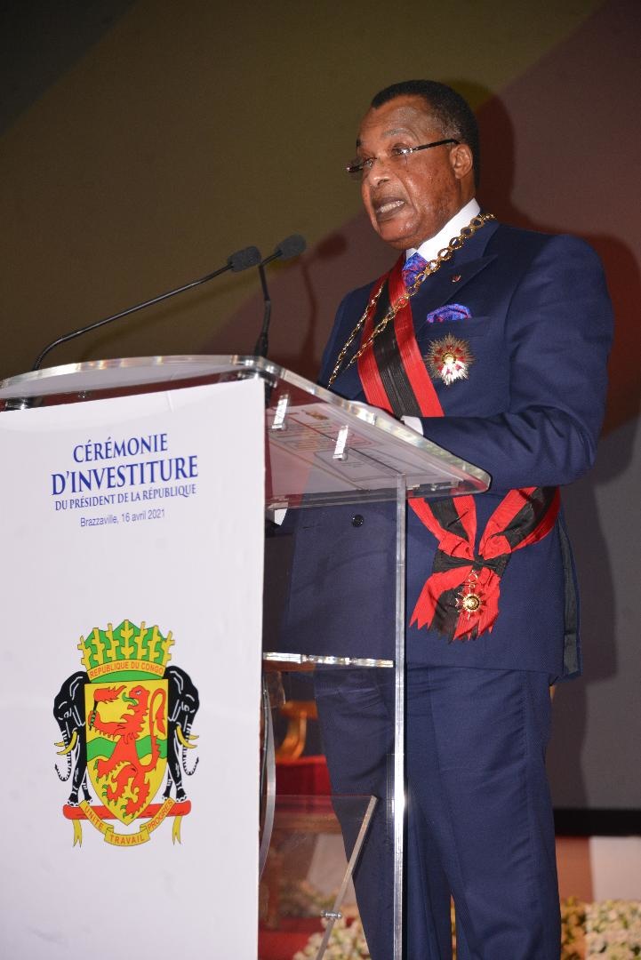 Sassou N'Guesso dévoilant sa feuille de route, après son investiture. Sassou N'Guesso dévoilant sa feuille de route, après son investiture.