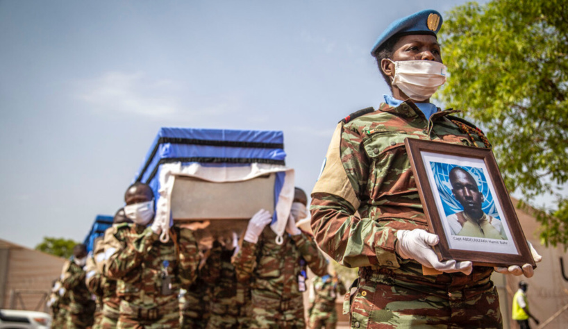 Mali : cérémonie d'hommage aux 4 soldats tchadiens tués à Aguelhok. © MINUSMA Mali : cérémonie d'hommage aux 4 soldats tchadiens tués à Aguelhok. © MINUSMA