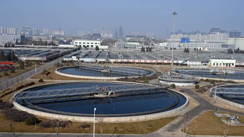 Photo shows a water reclamation plant in Gaobeidian, Beijing that can treat a million tonnes of domestic sewage on a daily basis. (Photo by Deng Jia/People's Daily Online)