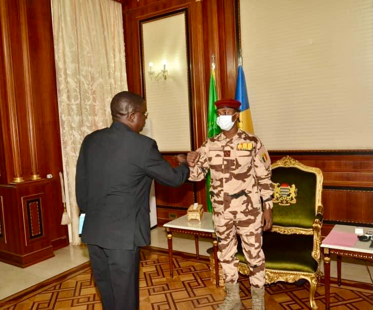 Tchad : le président Mahamat Idriss Deby a reçu Moussa Faki et deux chefs de partis Tchad : le président Mahamat Idriss Deby a reçu Moussa Faki et deux chefs de partis