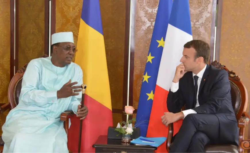 Tchad : le président français est à N’Djamena pour les obsèques d’Idriss Deby