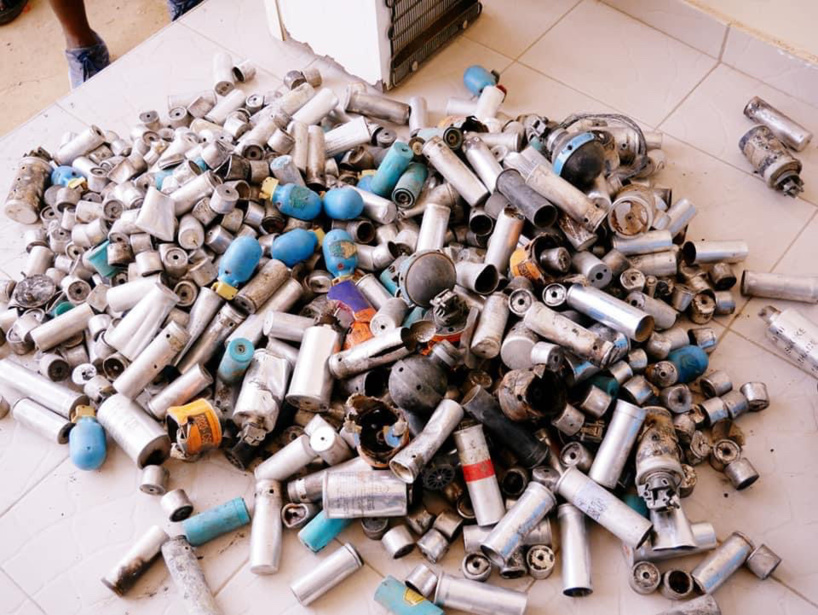 Des douilles de gaz lacrymogène suite à des manifestations à N'Djamena. © Transformateurs