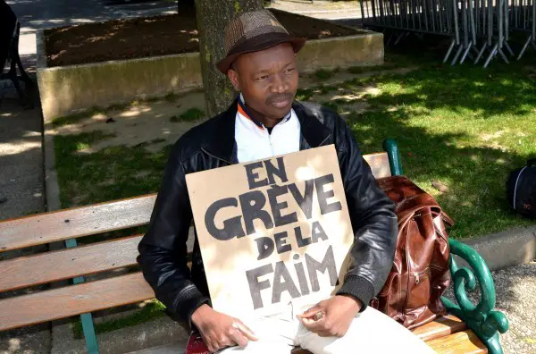 Kaar Kaas Soon : Troisième jour de Grève de la faim de l'artiste tchadien à Laval, Place du 11 Novembre