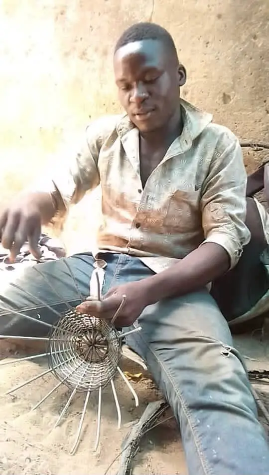 Tchad : traitement des déchets, une source de revenus pour des jeunes artisans
