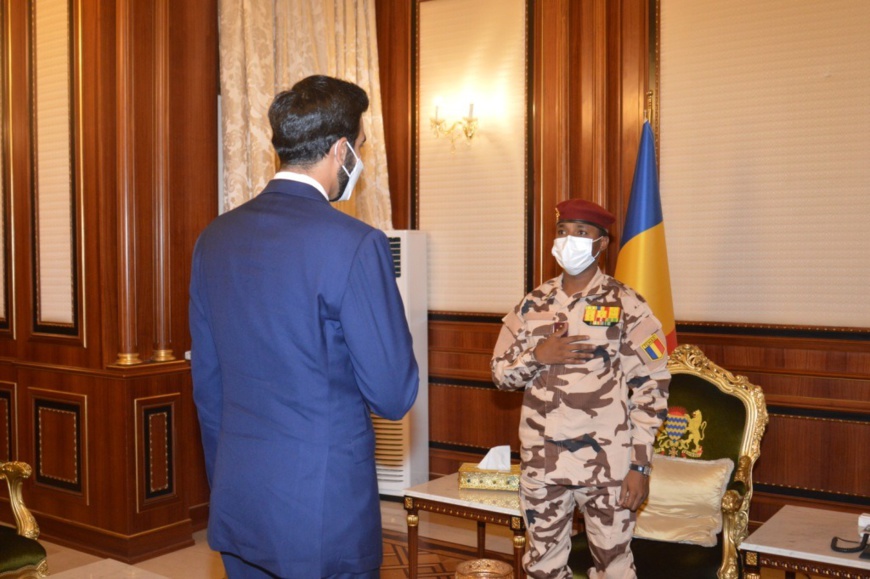 Tchad : le chef de la diplomatie émiratie reçu à la Présidence. © PR