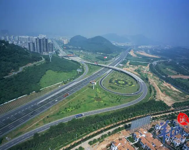 Photo shows an interchange along the Guangzhou-Shenzhen expressway in south China's Guangdong province. (Photo/Yangcheng Evening News)