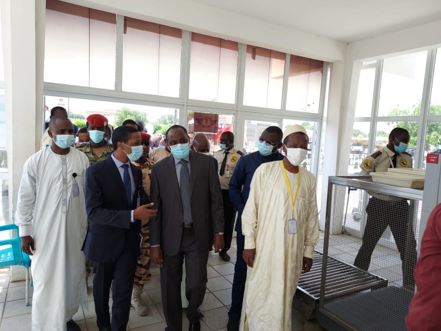 Tchad : le ministre de l'Aviation civile inspecte l'aéroport de N'Djamena Tchad : le ministre de l'Aviation civile inspecte l'aéroport de N'Djamena