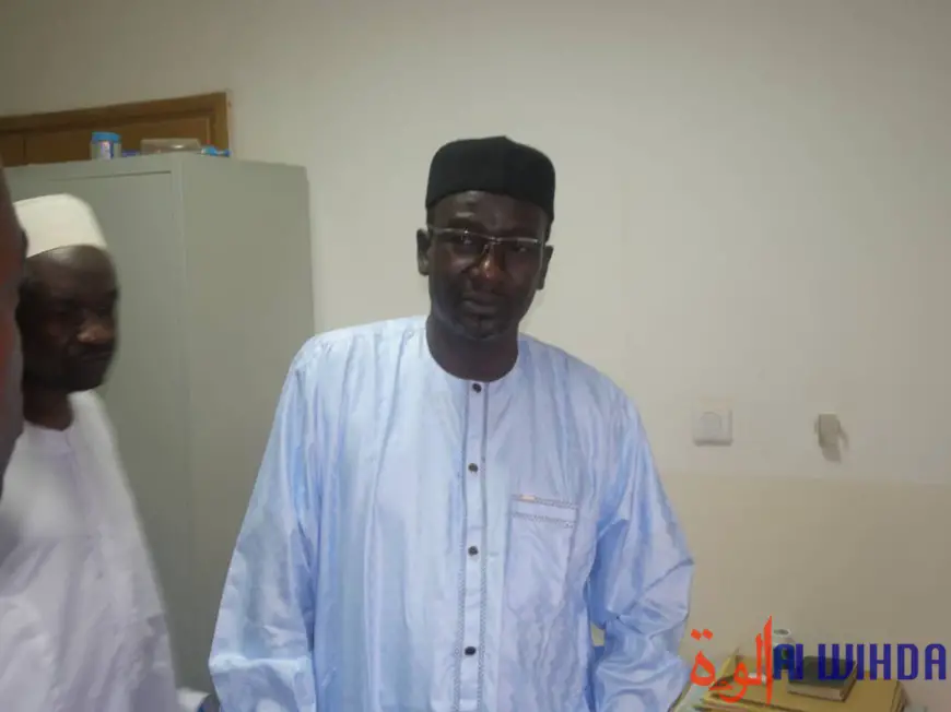 Tchad : le ministre des Mines et de la Géologie au contact du personnel administratif