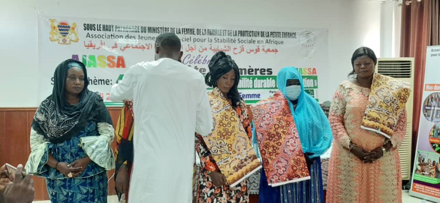 Tchad : l'AJASSA honore la femme pour la fête des mères Tchad : l'AJASSA honore la femme pour la fête des mères