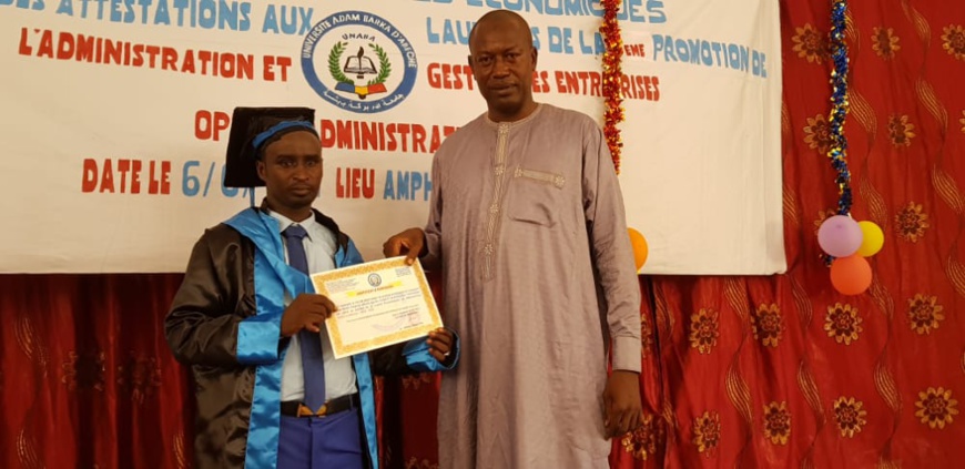 Tchad : 36 lauréats de l'UNABA reçoivent leur parchemin Tchad : 36 lauréats de l'UNABA reçoivent leur parchemin