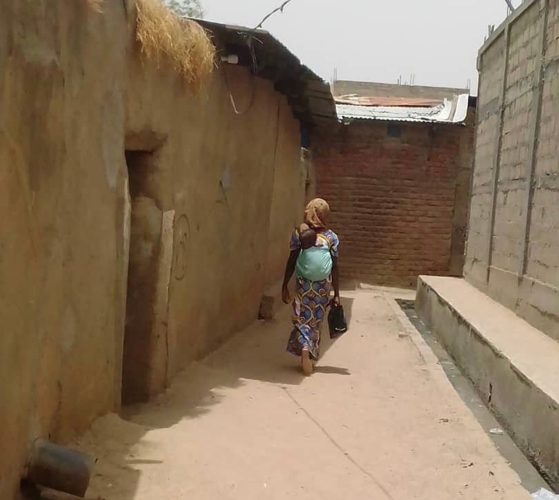 Tchad : filles-mères, une vie de calvaire Tchad : filles-mères, une vie de calvaire