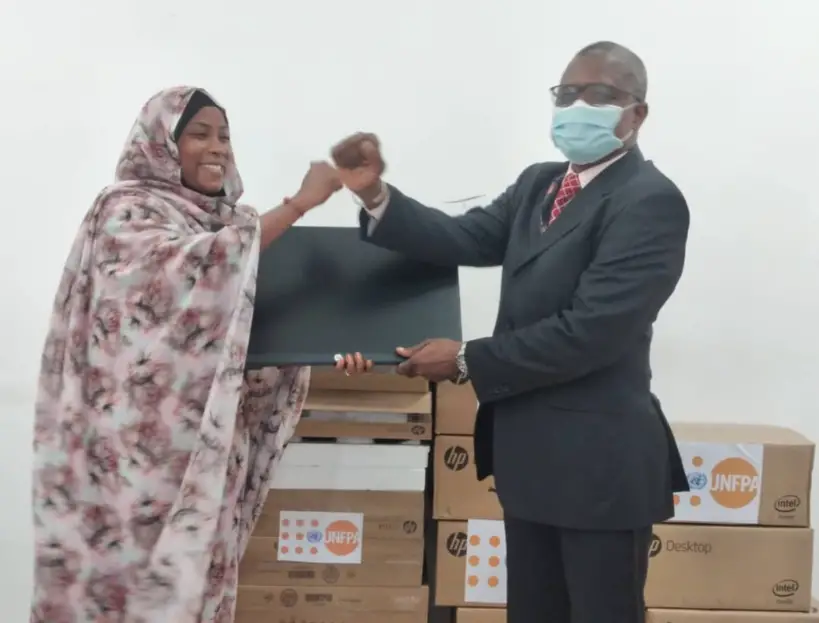 Tchad : l'UNFPA remet 9 ordinateurs à la Maison de la femme pour appuyer ses activités