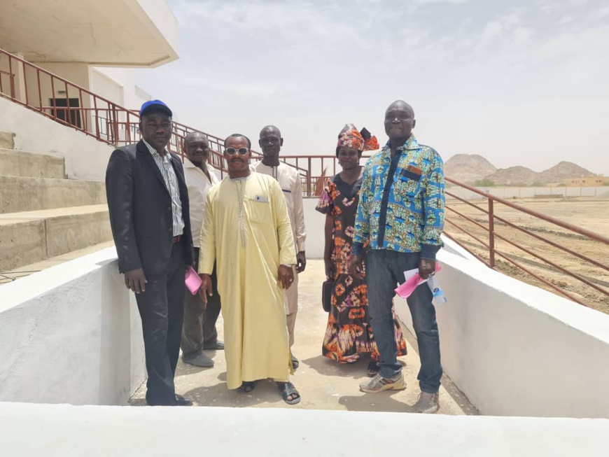 تشاد: مندوب الشباب والرياضة يقوم بجولة داخل الملعب الرياضي لبلتن تشاد: مندوب الشباب والرياضة يقوم بجولة داخل الملعب الرياضي لبلتن