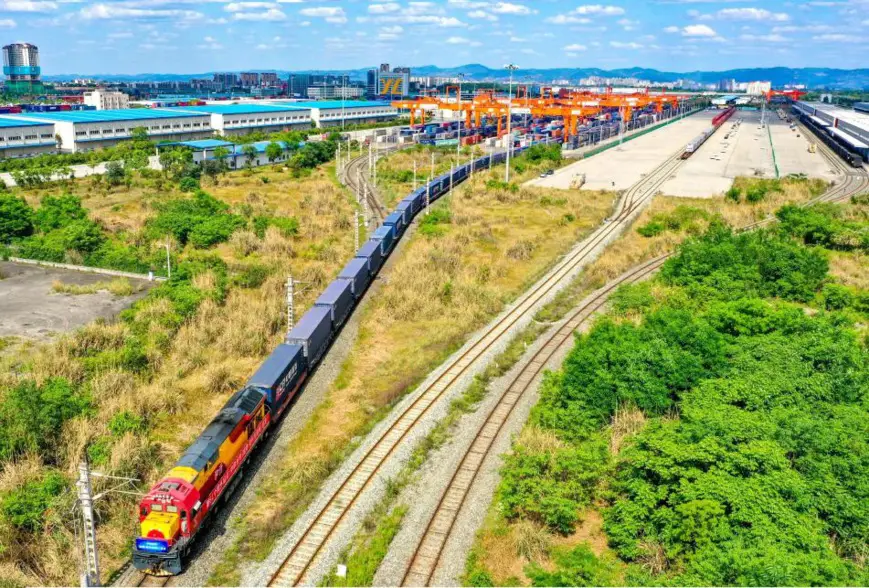 A China-Europe freight train loaded with medical supplies and electronic equipment departs from Chengdu International Railway Port in Chengdu, capital of southwest China’s Sichuan province, for Felixstowe, the U.K., April 26, 2021. (Photo by Bai Guibin/People’s Daily Online)