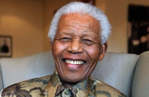 Afrique du Sud: Mandela, le héros de la lutte anti-apartheid n’est plus dans un «état critique» Afrique du Sud: Mandela, le héros de la lutte anti-apartheid n’est plus dans un «état critique»