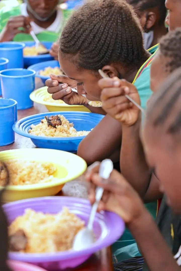 Le Burkina Faso veut assurer à chaque écolier, au moins un repas équilibré par jour. © Pr/Burkina