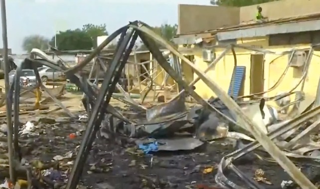 Tchad : incendie à la poudrière du groupement antiterroriste, le CEMGA s'est rendu sur place Tchad : incendie à la poudrière du groupement antiterroriste, le CEMGA s'est rendu sur place