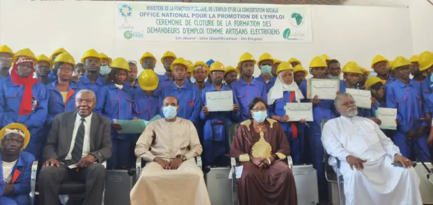 Lutte contre le chômage au Tchad : l'ONAPE forme 84 artisans-électriciens